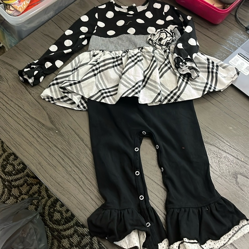 B42 RicRac&Ruffles 3T romper— B/W plaid, houndstooth, polka dots VGUC